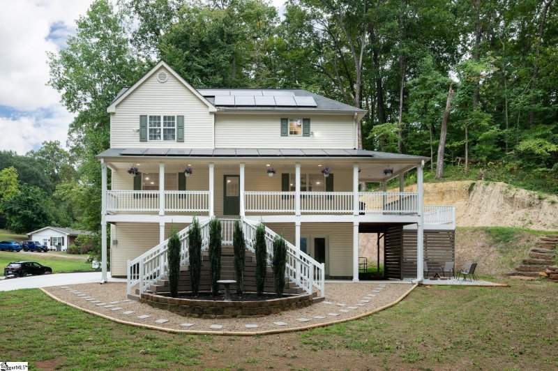 Property image 2 at 201 Riverview Drive, Greenville, SC 29611