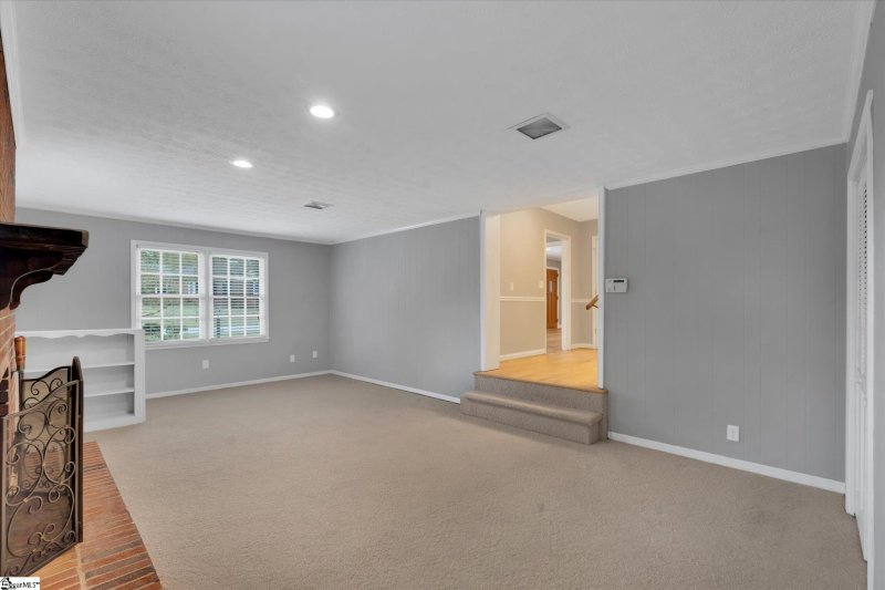 Property image 5 at 100 Thornwood Drive, Taylors, SC 29687