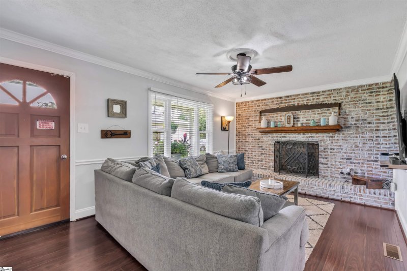 Property image 3 at 20 Crane Avenue, Greenville, SC 29617