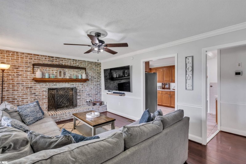 Property image 4 at 20 Crane Avenue, Greenville, SC 29617