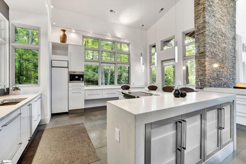 Property image 3 at 19 Peakwood Trail, Marietta, SC 29661