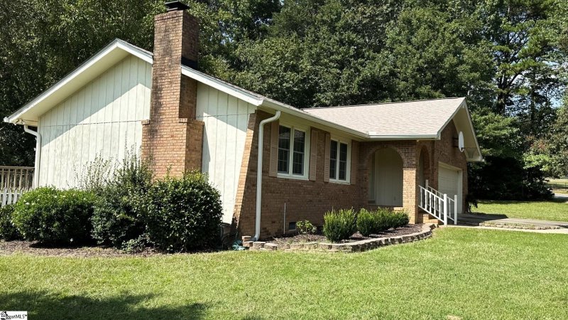 Property image 5 at 22 Woodview Drive, Taylors, SC 29687