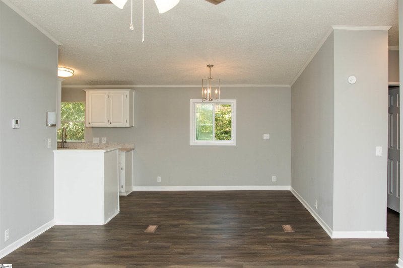 Property image 4 at 198 Old Farrs Bridge Road, Greenville, SC 29611