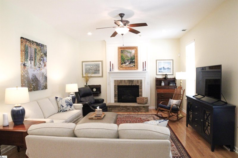 Property image 4 at 315 Allendale Abbey Lane, Simpsonville, SC 29681