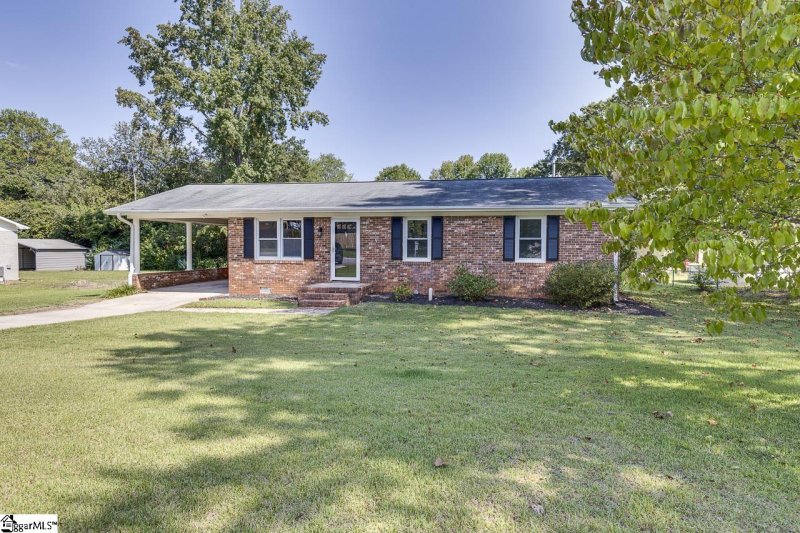 Property image 2 at 103 Truman Street, Easley, SC 29642