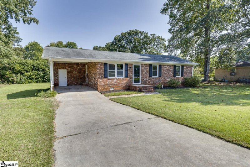 Property image 3 at 103 Truman Street, Easley, SC 29642