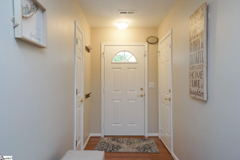 Property image 3 at 107 Landing Lane, Simpsonville, SC 29681