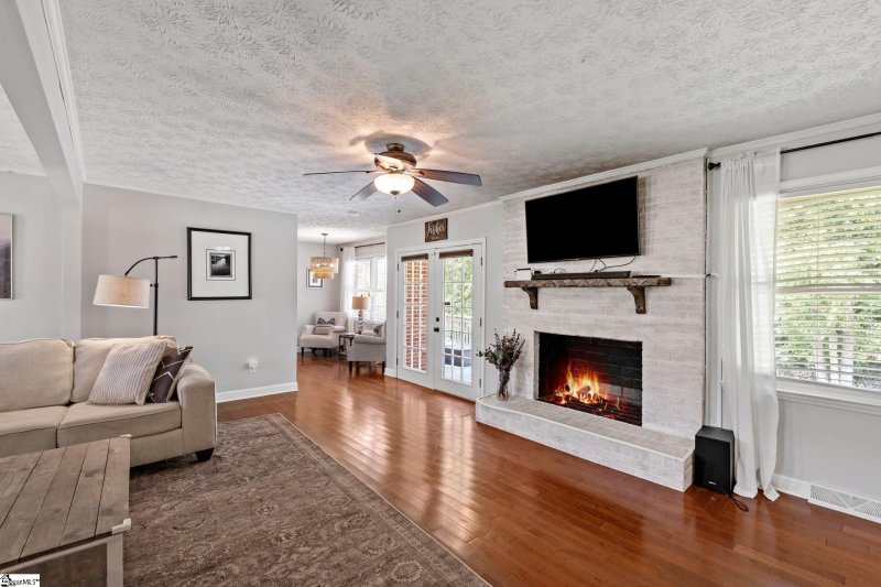 Property image 4 at 1153 Lakeview Drive, Greenville, SC 29611