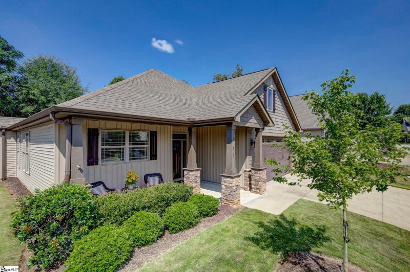 Property image 2 at 303 Ashler Drive, Greer, SC 29650