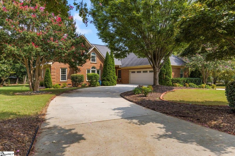Property image 2 at 8 Wildflower Court, Greenville, SC 29615