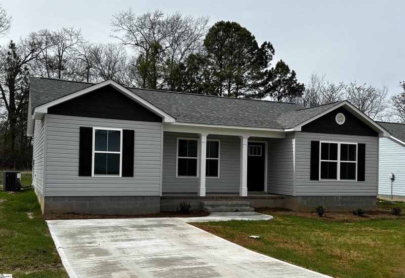 Property image 2 at 302 Marcy Jo Drive, Honea Path, SC 29654-0000