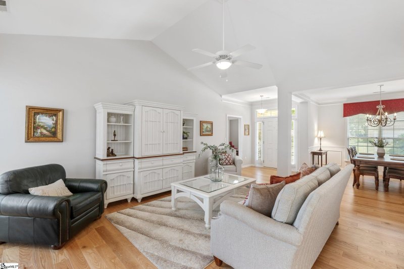 Property image 4 at 15 Hanging Moss Lane, Greenville, SC 29615