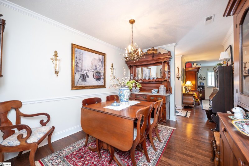 Property image 3 at 925 Cleveland Street, Greenville, SC 29601-4574