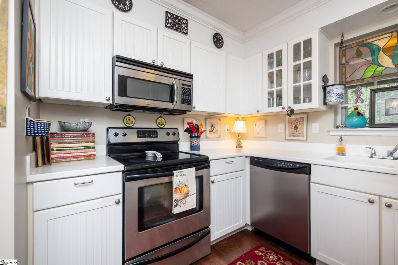 Property image 5 at 925 Cleveland Street, Greenville, SC 29601-4574