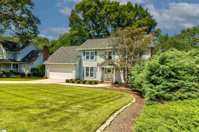 Property image 3 at 122 Woodway Drive, Greer, SC 29651