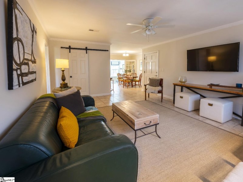 Property image 3 at 925 Cleveland Street, Greenville, SC 29601