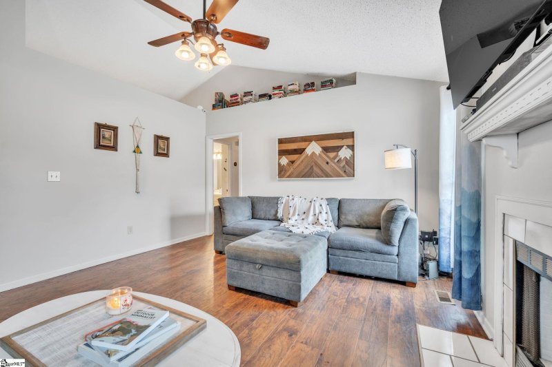 Property image 3 at 26 Northfield Lane, Simpsonville, SC 29681