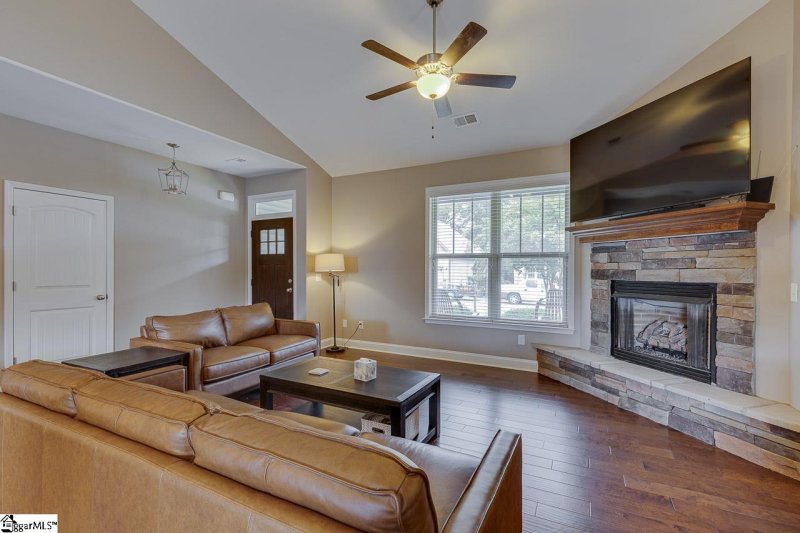 Property image 4 at 319 Hampton Farms Trail, Greenville, SC 29617