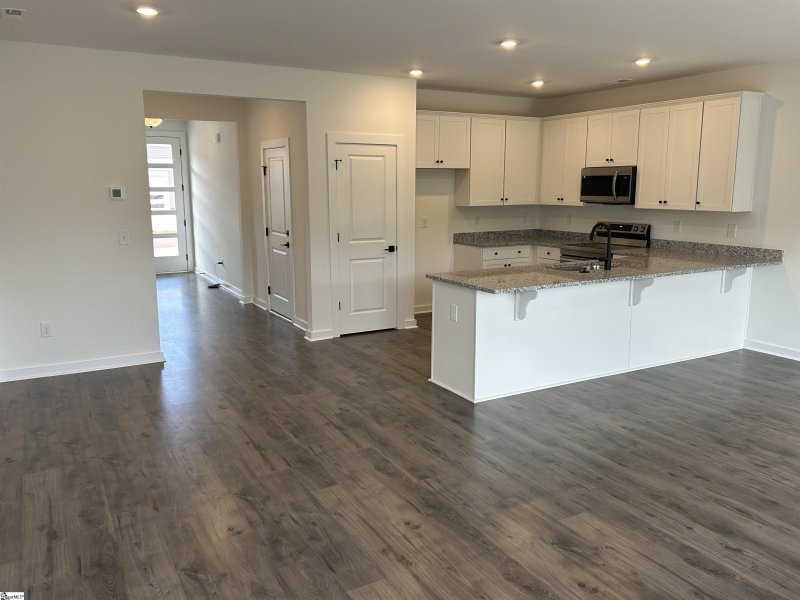 Property image 4 at 1258 Westgate Village Drive, Spartanburg, SC 29301