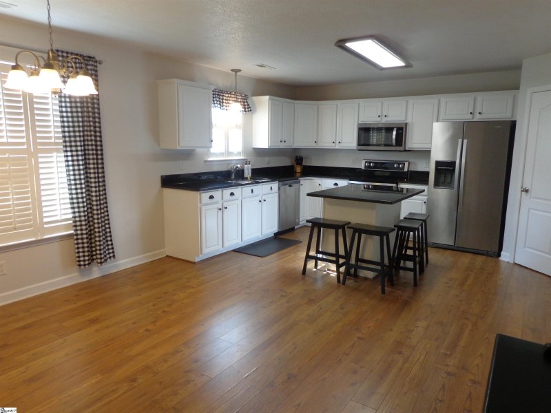 Property image 4 at 22 Cole Creek Court, Greer, SC 29651-5070