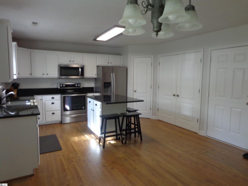 Property image 5 at 22 Cole Creek Court, Greer, SC 29651-5070