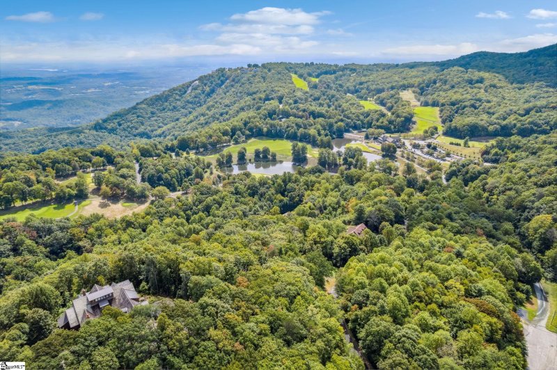 Property image 3 of 18 High Cliffe Way in The Cliffs at Glassy, Landrum, SC 29356