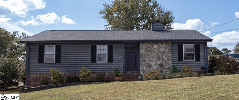 Property image 2 at 115 Saturn Lane, Greer, SC 29651