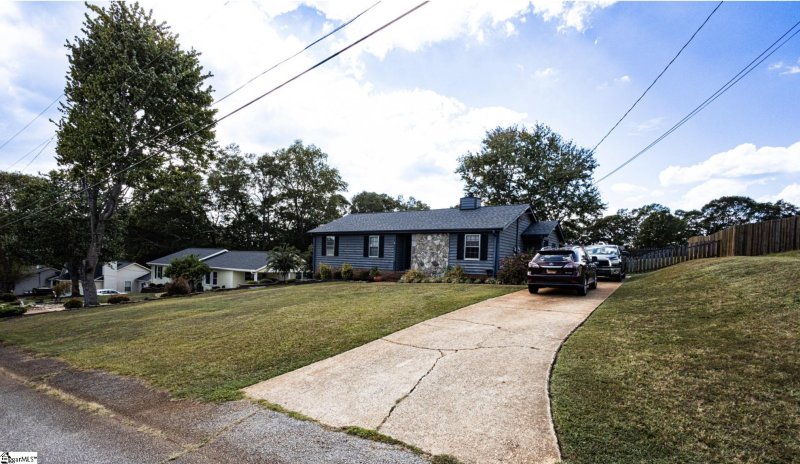 Property image 3 at 115 Saturn Lane, Greer, SC 29651