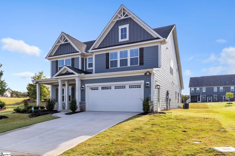 Property image 2 at 202 Blackfoot Road, Greenville, SC 29607-5177