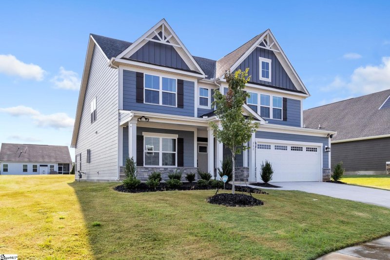 Property image 3 at 202 Blackfoot Road, Greenville, SC 29607-5177