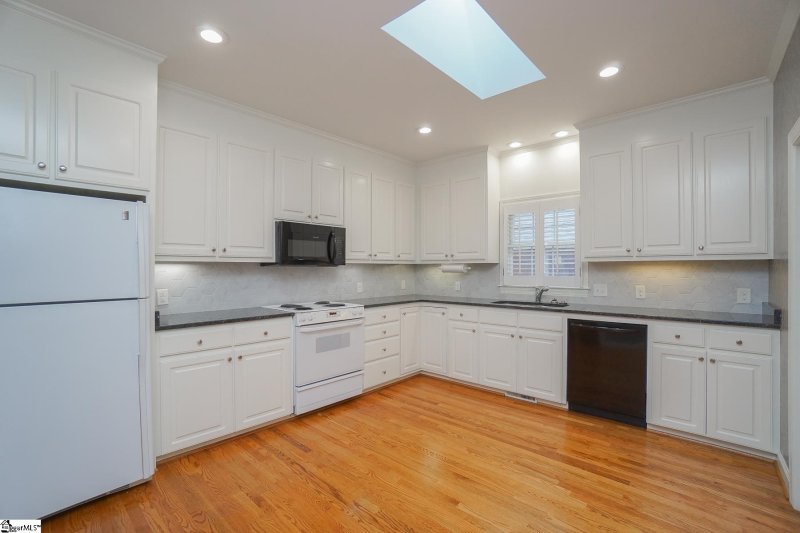 Property image 4 at 205 Robin Lane, Greenville, SC 29605