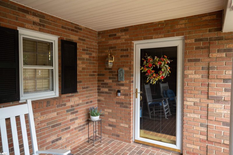 Property image 3 at 29 Somersett Drive, Spartanburg, SC 29301