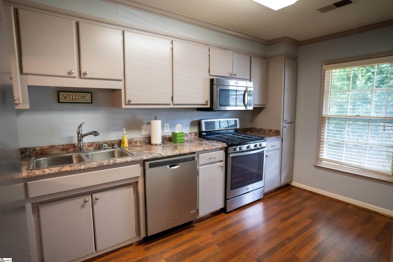 Property image 4 at 29 Somersett Drive, Spartanburg, SC 29301