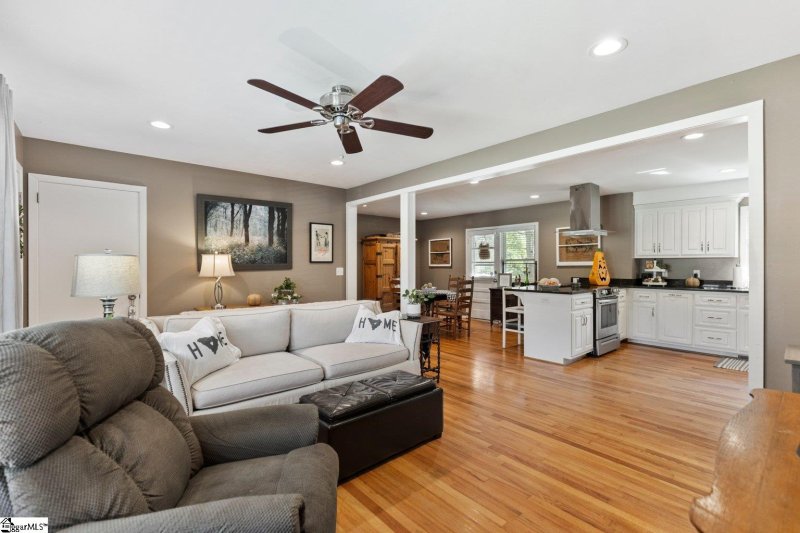 Property image 3 at 131 Biltmore Circle, Easley, SC 29642