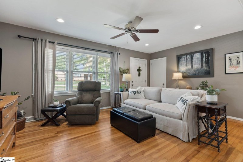 Property image 4 at 131 Biltmore Circle, Easley, SC 29642