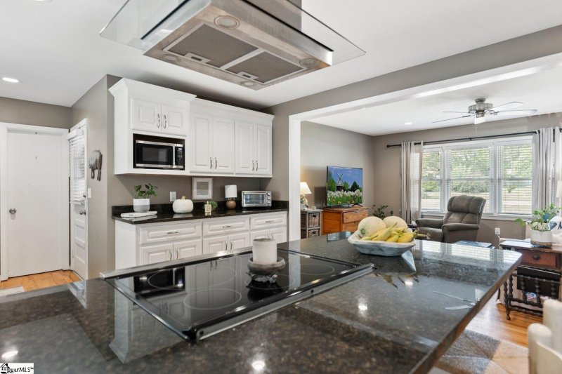 Property image 5 at 131 Biltmore Circle, Easley, SC 29642