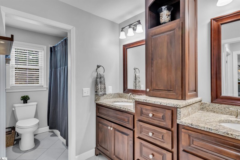 Property image 4 at 18 Meadow Lane, Greenville, SC 29615