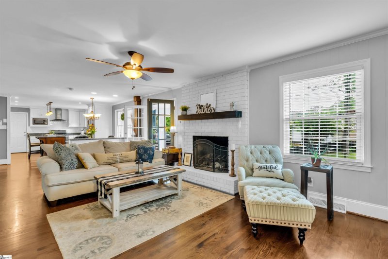 Property image 5 at 18 Meadow Lane, Greenville, SC 29615