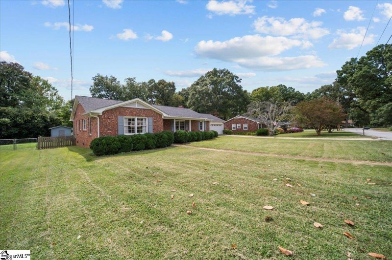 Property image 2 at 118 Woodbury Circle, Taylors, SC 29687