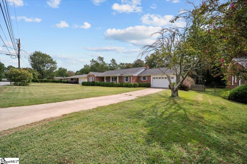 Property image 3 at 118 Woodbury Circle, Taylors, SC 29687