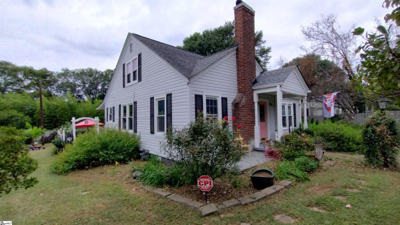 Property image 2 at 126 E Wilburn Avenue, Greenville, SC 29611-6208