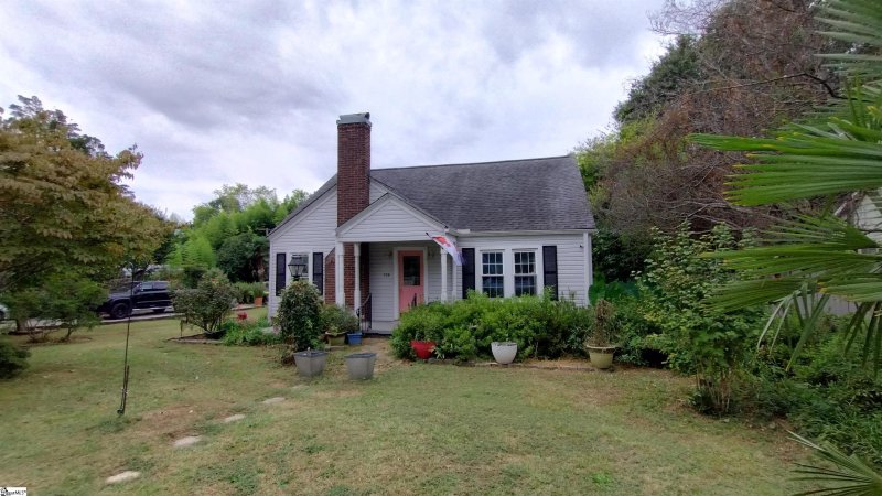 Property image 3 at 126 E Wilburn Avenue, Greenville, SC 29611-6208