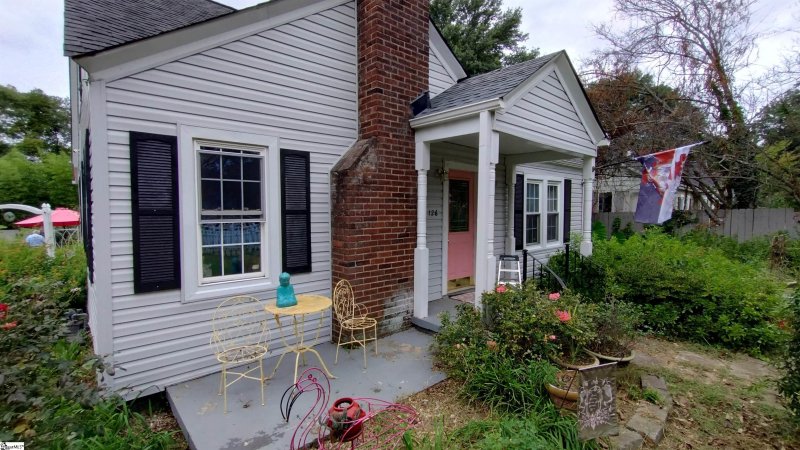 Property image 4 at 126 E Wilburn Avenue, Greenville, SC 29611-6208