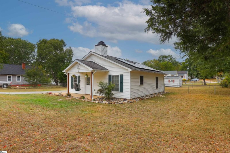 Property image 2 at 6 Clemson Street, Liberty, SC 29657