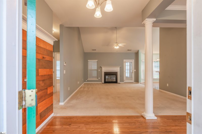 Property image 4 at 8 Cranebill Drive, Simpsonville, SC 29680