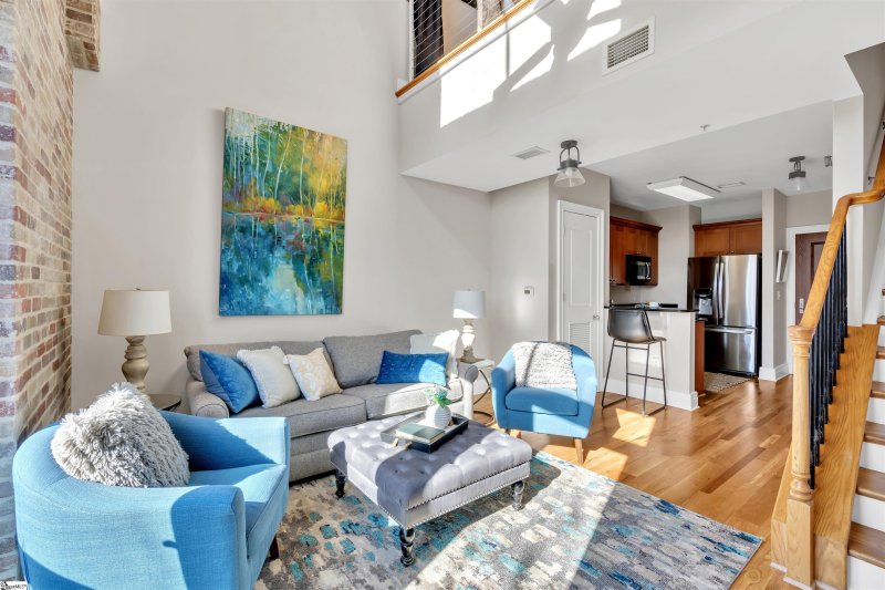 Property image 5 at 111 E Mcbee Avenue, Greenville, SC 29601