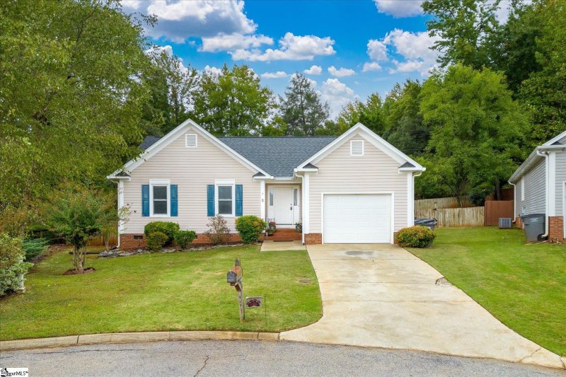 Property image 2 at 6 Mountain Trace Court, Greenville, SC 29609