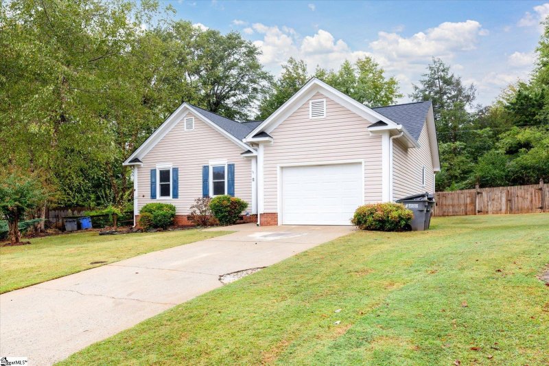 Property image 3 at 6 Mountain Trace Court, Greenville, SC 29609