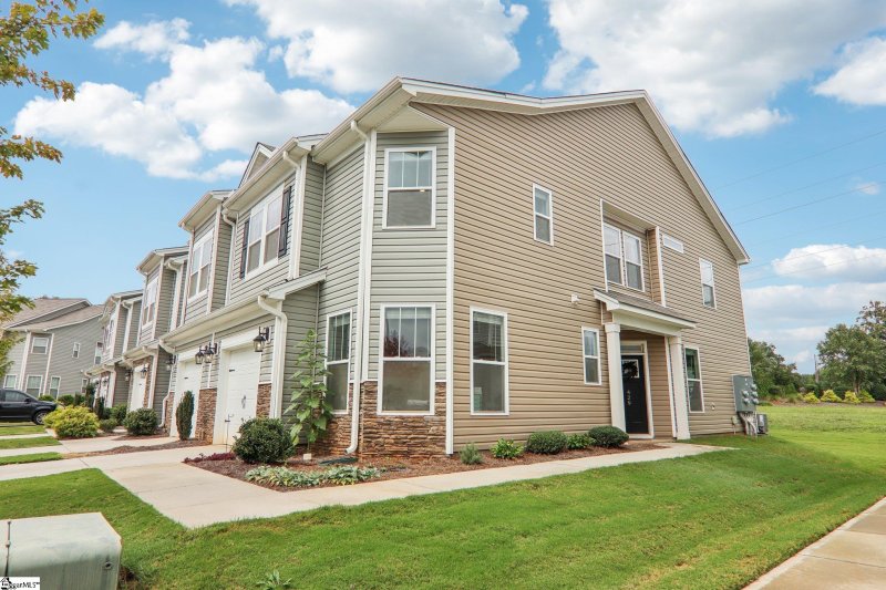 Property image 2 at 429 Yellow Fox Road, Greer, SC 29650