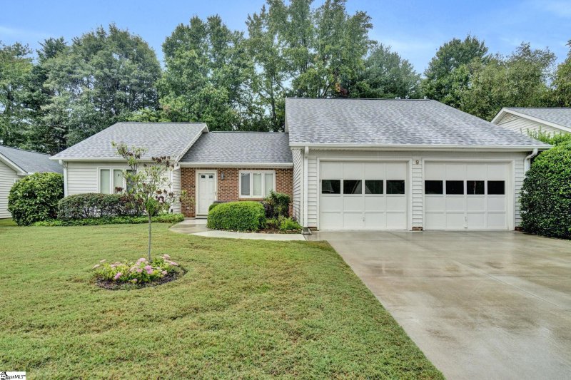 Property image 3 at 9 Creekdale Court, Greenville, SC 29615